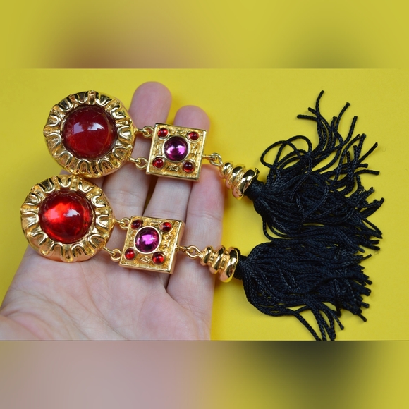 Authentic VINTAGE by ESCADA. Massive Tassel Clip-on Earrings Rare - Picture 5 of 12